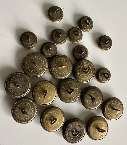 Vintage NZ military badges & brass buttons Carousel 14