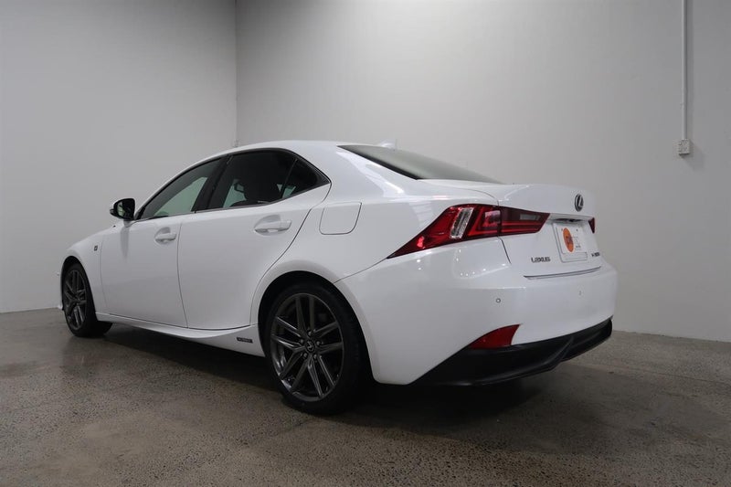 2013 Lexus IS 300h F Sport62864759211522114
