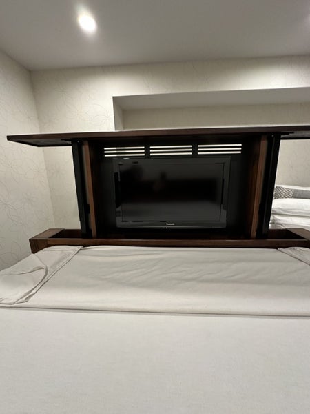 Super King bed with memory foam mattress62863870437763111