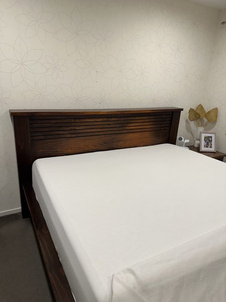 Super King bed with memory foam mattress62863870437763112