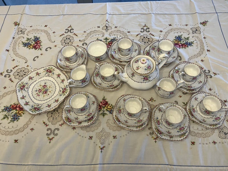 Bone China tea set62863863756291112