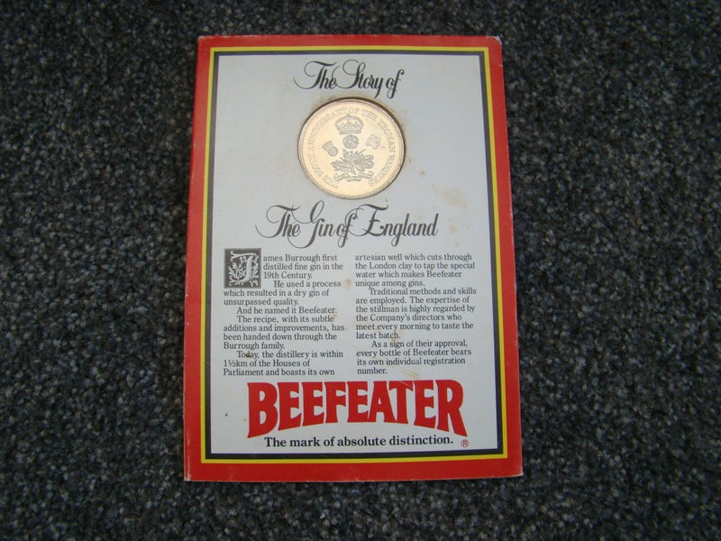 The Beefeater Gin 500 years of Yeoman Warder 1985 Medallion Carousel 3