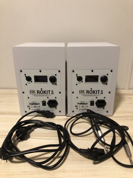 KRK ROKIT RP5 Generation 4 with 2 TRS 1/4 Cables and IsoAcoustics Studio Stands62864740946690112