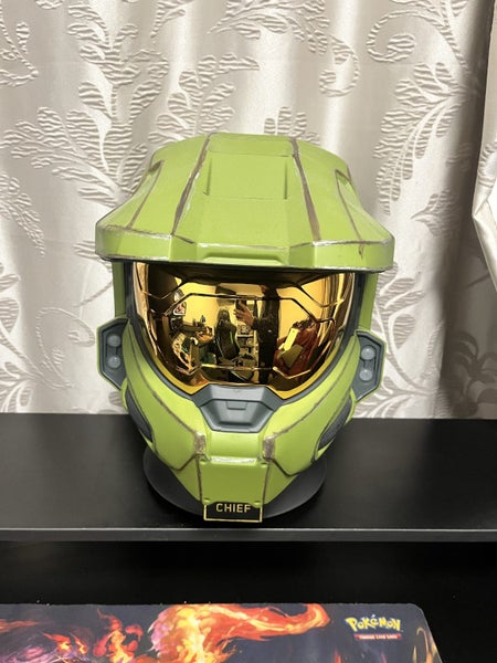 Master Chief Wearable Helm + Figures628647394048011113