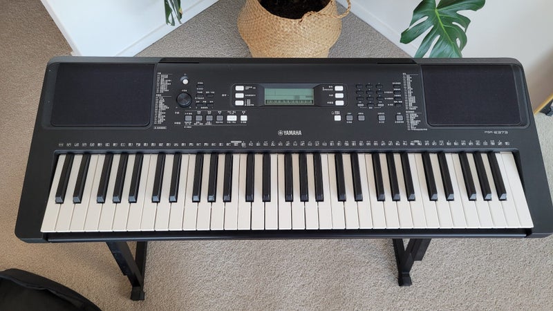 Yamaha PSR-E373 61-key Keyboard + Keyboard Stand + Piano Bag + Pedal62864740969985111