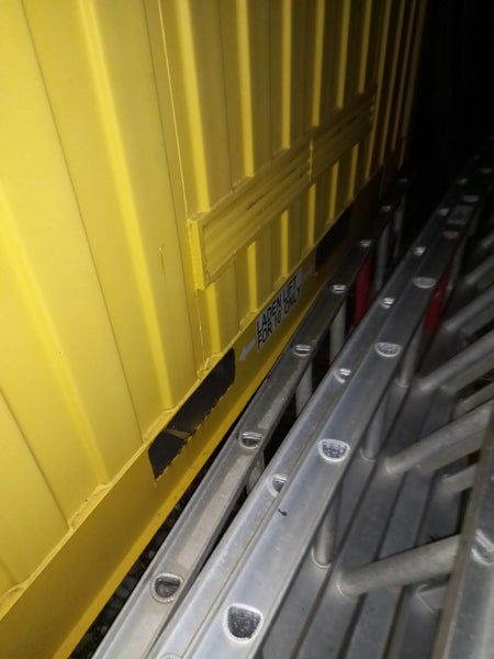 A Grade 10ft High Cube Dangerous Goods container62959509752834114