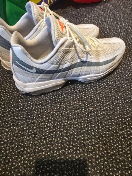 Nike air 95z Carousel 1