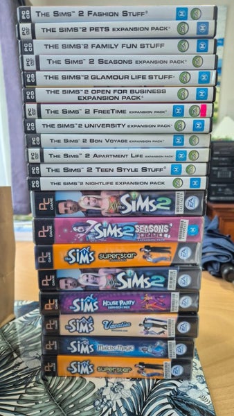 20 x The Sims and The Sims 2 Games and Expansions for PC62863868750467116