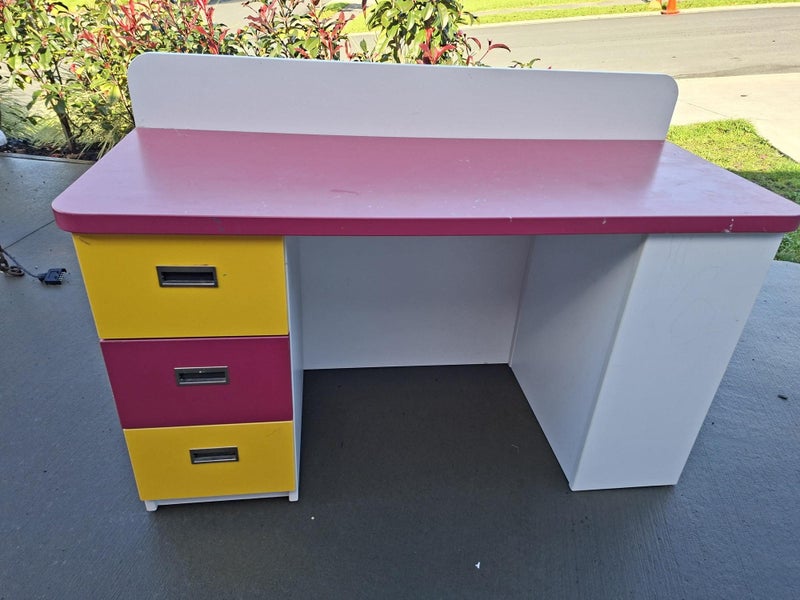 Kids Desk62863870313346117
