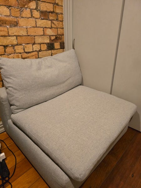 Sofa62863870318722112