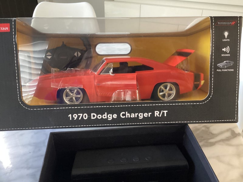 NEW LARGE DODGE CHARGER R/T 1/16 scale. Carousel 5