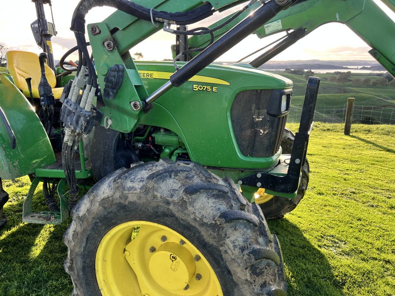 John Deere 5075E62937628943105113