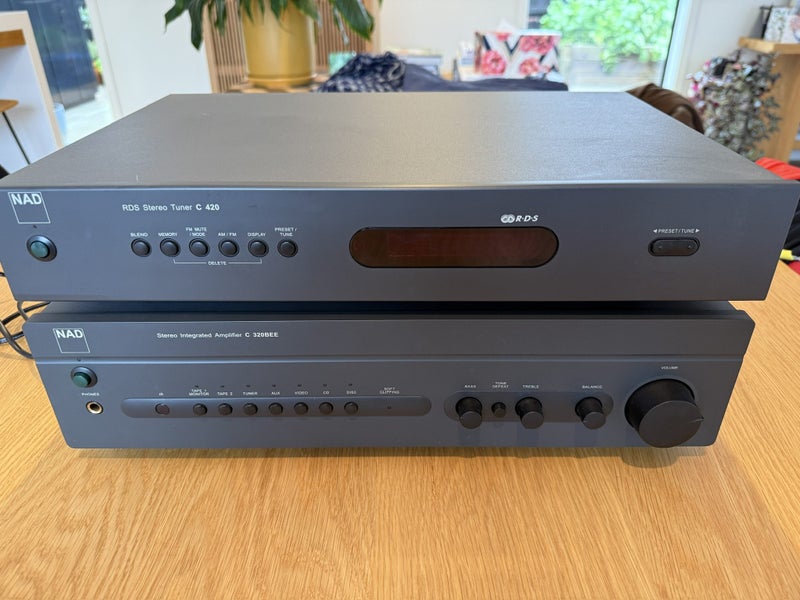 NAD Stereo Integrated Amplifier C320 BEE Carousel 4
