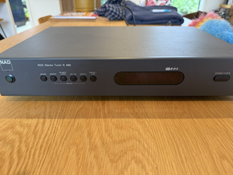 NAD RDS Stereo Tuner C420 Carousel 1
