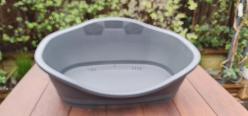 Medium plastic dog bed Carousel 2