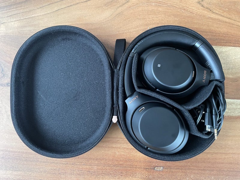 SONY wireless noise cancelling headphones WH-1000XM3 Carousel 1
