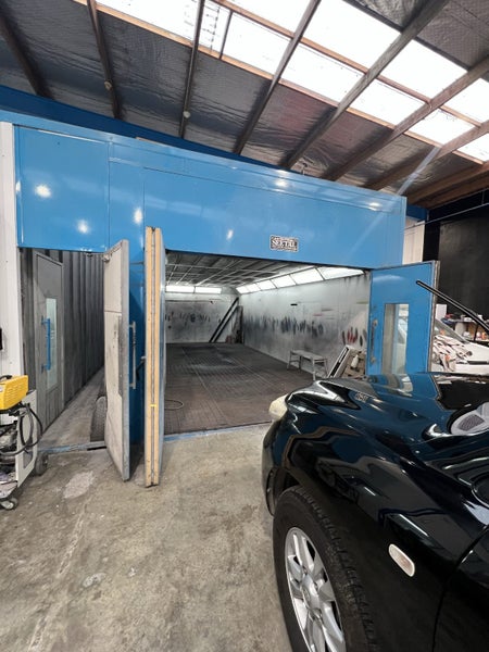 Seetal spray booths Carousel 2