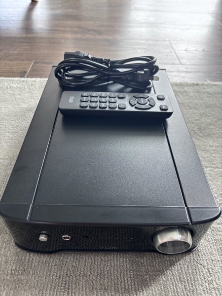 REGA BRIO Amplifier Carousel 1