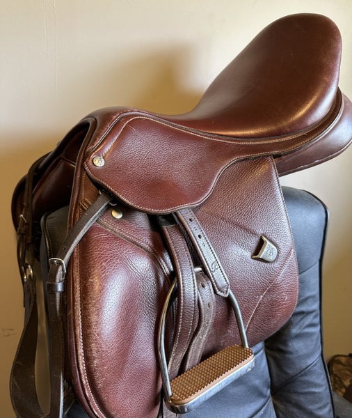 Bates jumping saddle63003905995267111