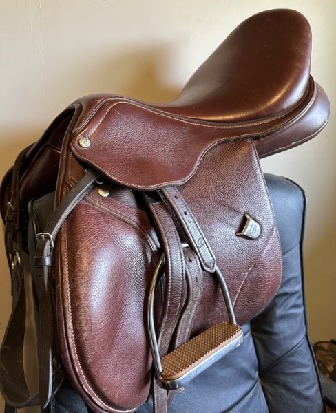 Bates jumping saddle63003905995267112