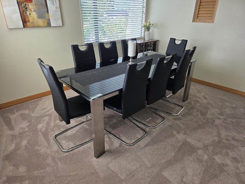 Modern Dining Eight Seater Table Set – For Fancy Feasts and Takeaways in Style629626126193931111