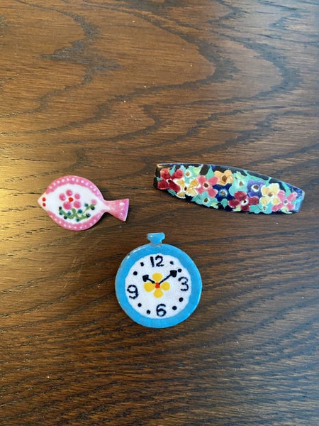 Vintage Metal/Ceramic Brooches Carousel 1