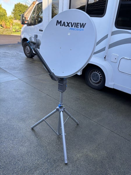 Portable Maxview Satellite Dish Carousel 1