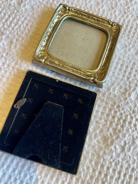 2 lovely UNUSED French Country Picture Frames Carousel 3