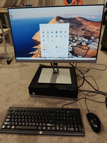 HP Elitedesk 800 G3 SFF i7, SSD with HP 223 Carousel 1