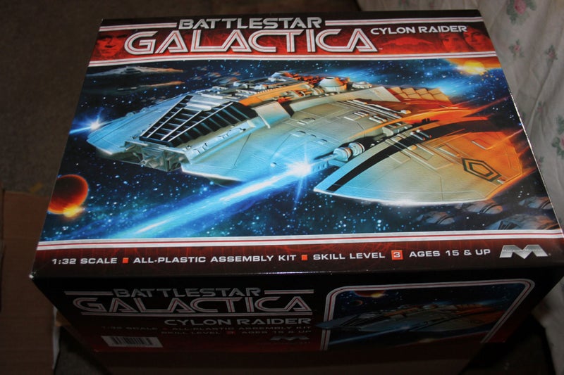 1/32 Battlestar Galactica Cylon Raider Carousel 1