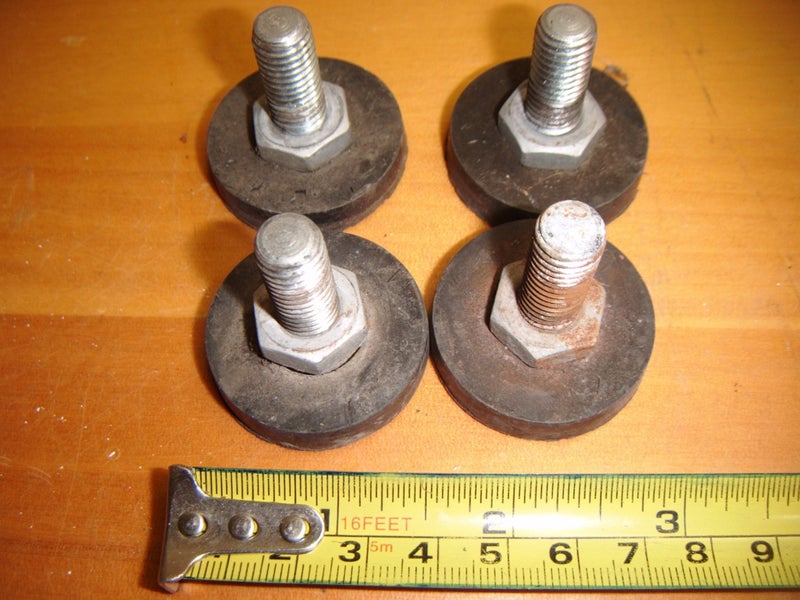 Foot screws Carousel 2