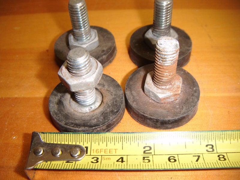 Foot screws Carousel 3