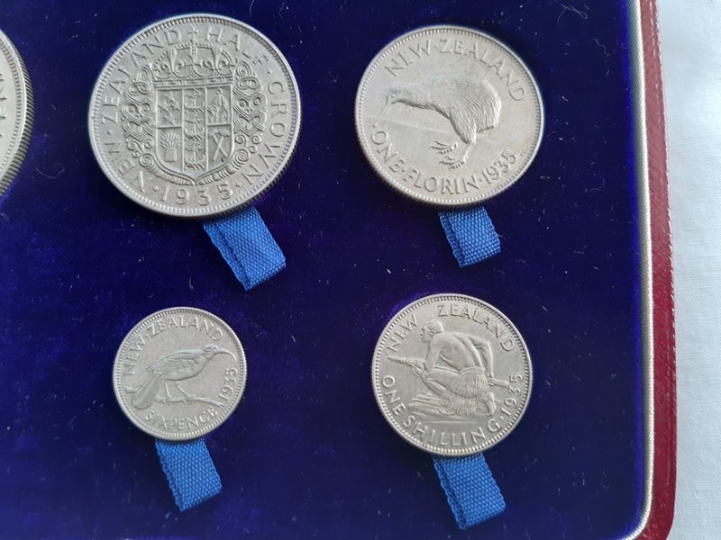 1935 Waitangi Crown coin Set in Case62932726921475114