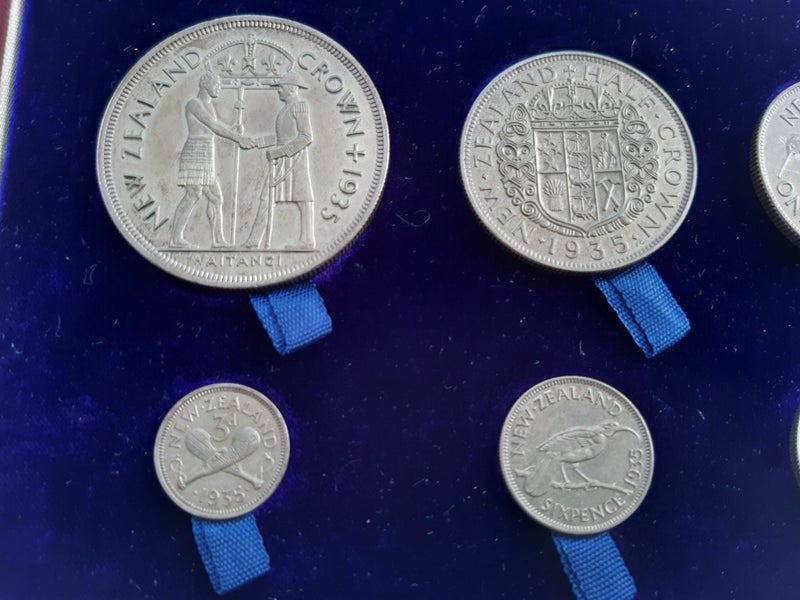 1935 Waitangi Crown coin Set in Case62932726921475113