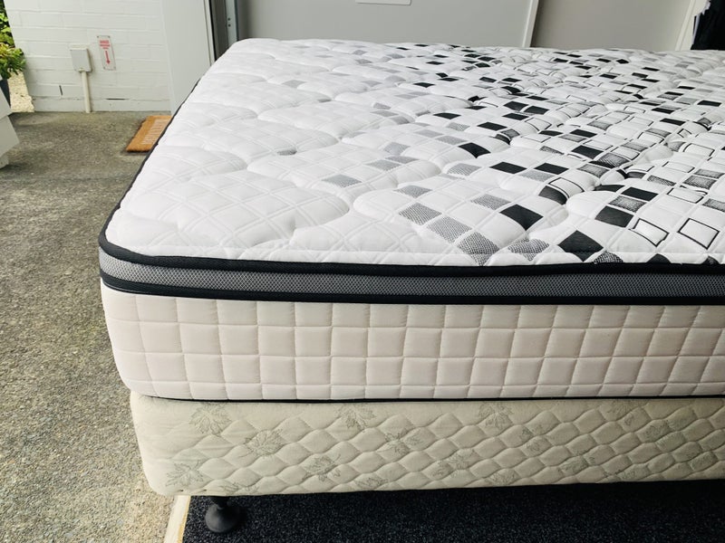 Double Bed62937631344259112