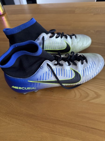 Nike Mercurial football boots size 8.562949055794947119