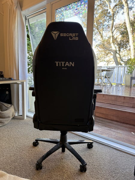 Secret Lab - Titan Gaming Chair Carousel 2