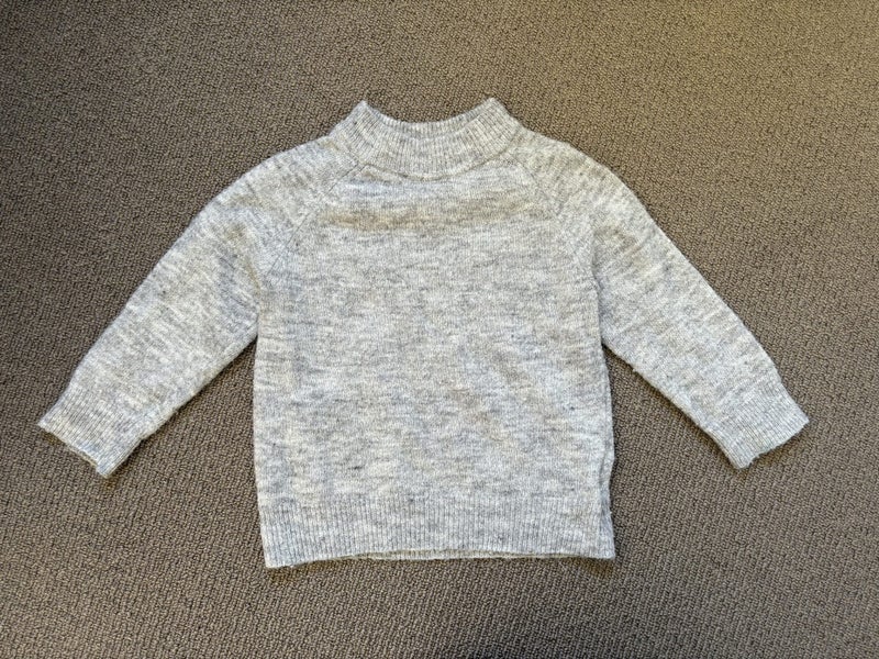 H&M jumper Carousel 1