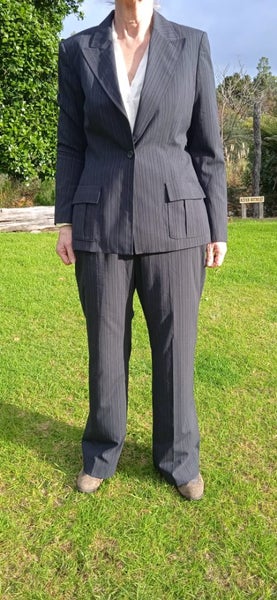 Classic Tailored Ladies Suit62936669315842111
