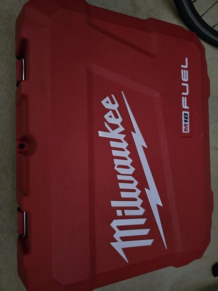 Milwaukee finish 15g nailer box only. Carousel 5