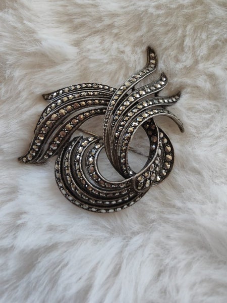 Diamante brooch Carousel 1