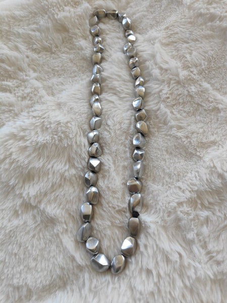 Silver bead necklace Carousel 1