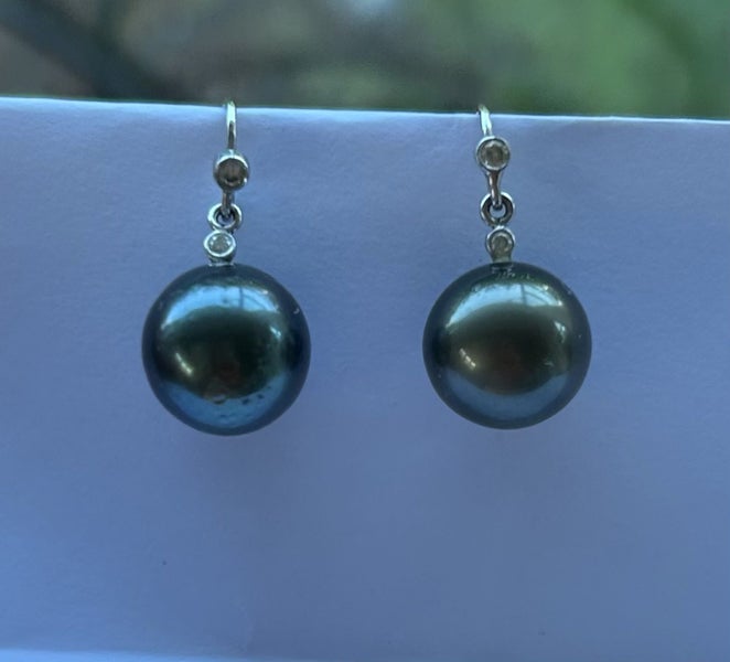 Tahitian black pearl earring set in 18ct white gold and genuine diamonds62935698116739114