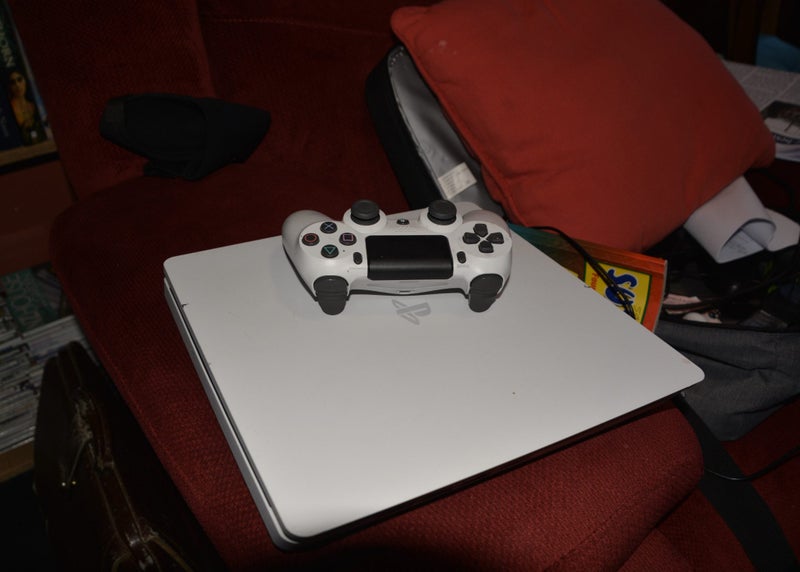 Sony playstation PS4 / 5yrs old NEVER BEEN USED Carousel 1