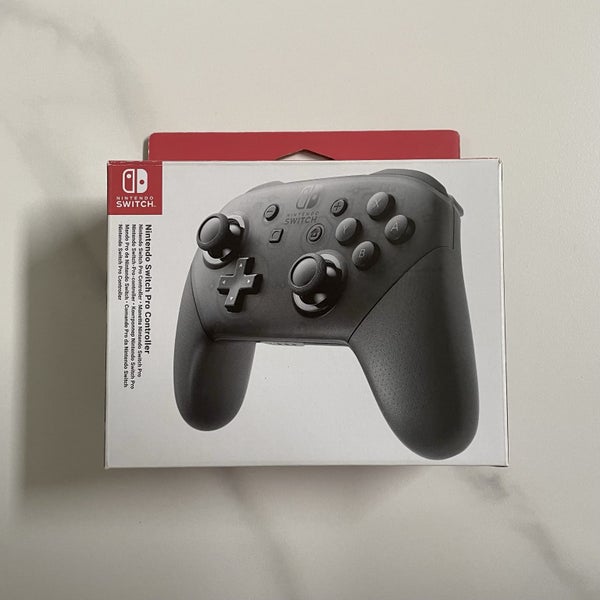 Nintendo Switch Pro Controller - Official Carousel 1