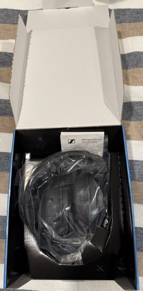 SENNHEISER - HD280 PRO 64ohm Headphones- BRAND NEW! Carousel 2