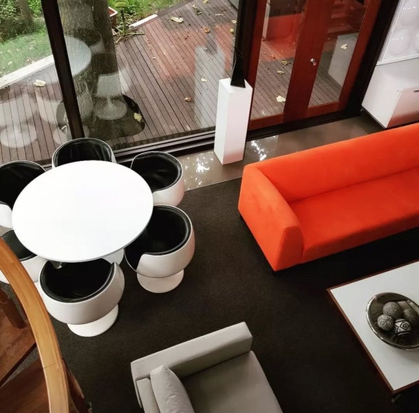 6 Cognac Chairs and Table Carousel 2