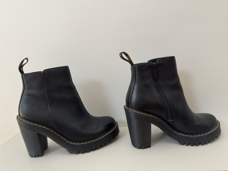 Dr. Martens Magdalena Heel Platform Boot Women's US 6 NEAR NEW62935698748161111