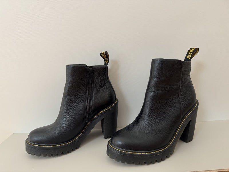 Dr. Martens Magdalena Heel Platform Boot Women's US 6 NEAR NEW629356987481611126