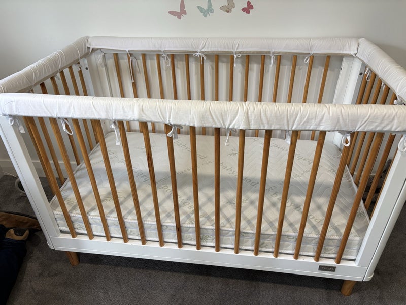 Babyhood Riya cot, great condition Carousel 1